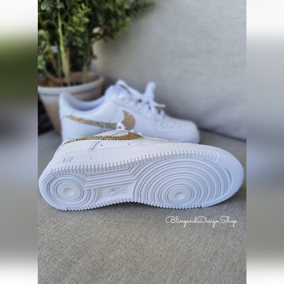 Women's Nike Air Force 1 07 White Sneakers made with Swarovski Crystals - Picture 5 of 7